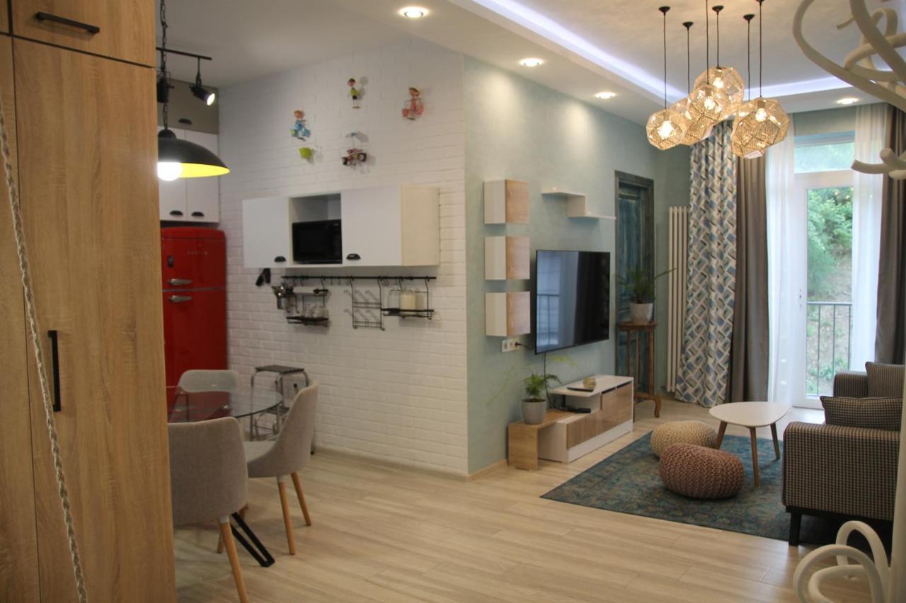 Cozy apartment in Vake Tbilisi Buitenkant foto