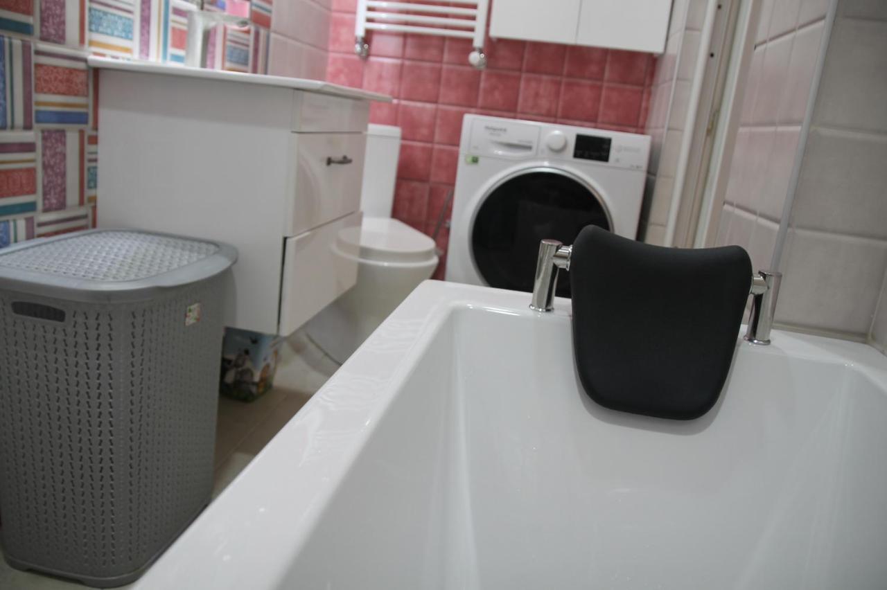 Cozy apartment in Vake Tbilisi Buitenkant foto